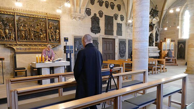 Auch wenn die Nagelkapelle fast menschenleer war, konnten Gläubige zumindest per Livestream den Gottesdienst mitfeiern. Foto: Marion Krüger-Hundrup
