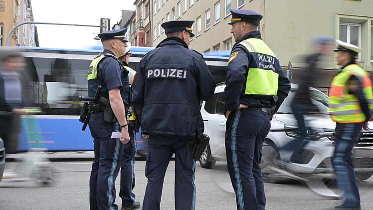 Gro&szlig;einsatz der Polizei und Zoll in M&uuml;nchen