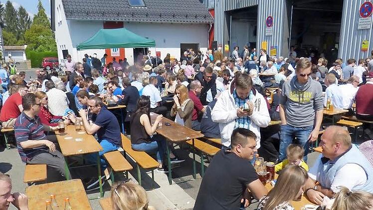 Die Stimmung in Pretzfeld war so gut wie das herrliche Frühlingswetter.  Fotos: Carmen Schwind