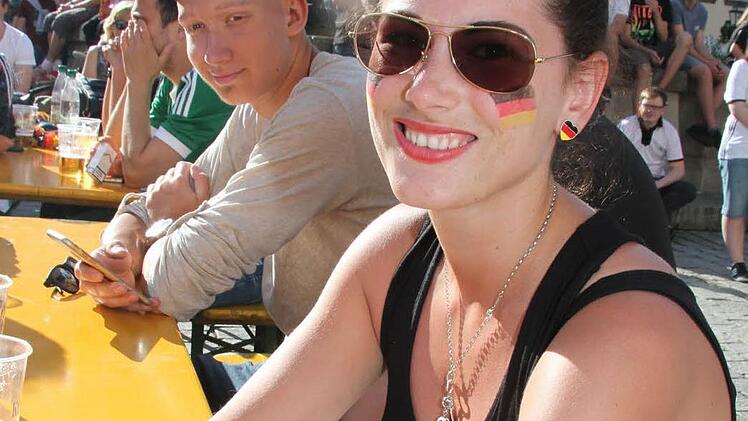 Isabell Winkler und das totale Deutschland-Outfit. Foto: Sonny Adam