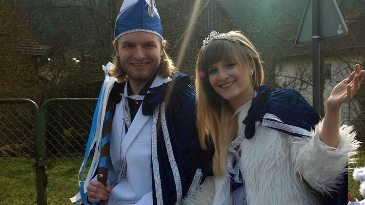 Auch das Wallenfelser Prinzenpaar Christian I. und Luisa I. beehrte den Steinwiesener Umzug.