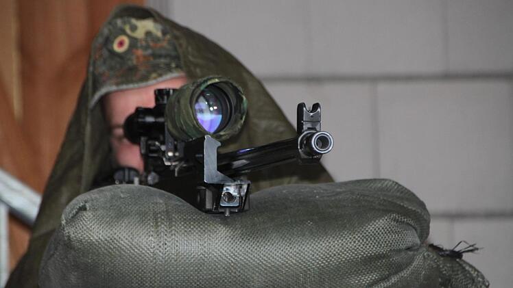 Scharfschützen üben auf dem Truppenübungsplatz Wildflecken. Foto: Ulrike Müller