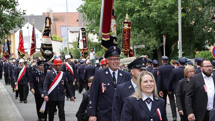 Der  Festzug  Foto: Mathias Erlwein
