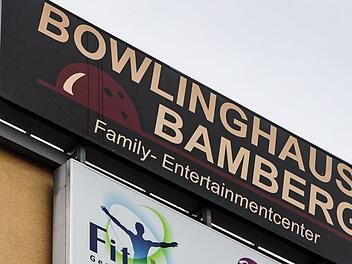 Das Bowlinghaus war bislang auf Freizeitsportler ausgerichtet, öffnet sich nun aber auch dem Vereinsbowling: Alle 16 Bahnen wurden überarbeitet, nun sind dort auch Ligawettkämpfe möglich.Matthias Hoch