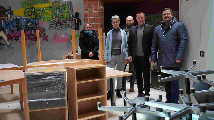 Altdorf bei Nürnberg: Möbel und PCs an ukrainische Partnerstadt gespendet - "für Gemeindearbeit"