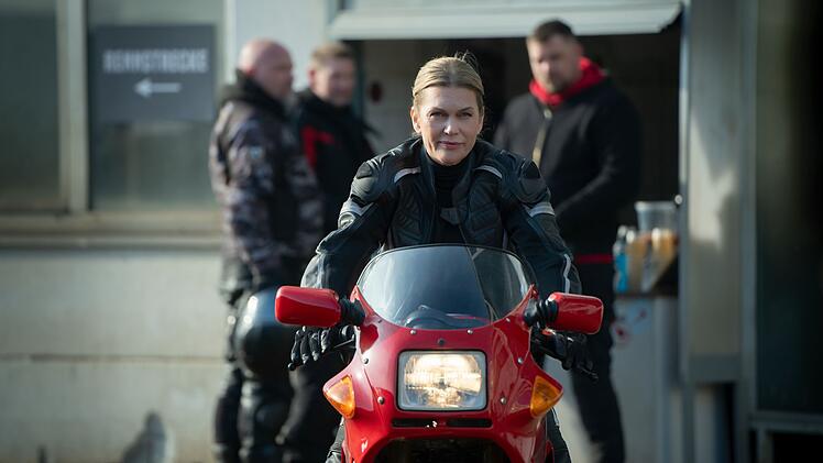 Helen Dorn (Anna Loos) wird in diesem 24. Fall mit einem dunklen Kapitel aus ihrer Vergangenheit konfrontiert.