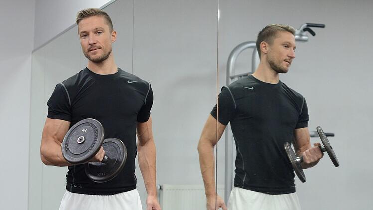 Könnte schon sein, dass Felix Magath ein Trainervorbild für Christoph Then ist. Schließlich pflegt der Spielertrainer der SpVgg Haard seine Fitness nicht nur auf dem Platz, sondern gerne auch im Fitness-Studio. Mit Erfolg, denn sein Verein überwintert in der A-Klasse Rhön 2 als Tabellenführer. Jürgen Schmitt