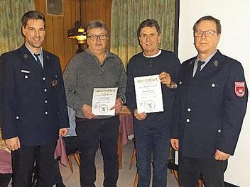 Bei der Ehrung (von links): Vorsitzender Uwe Mühlmichl, Erwin Herold, Elmar Dittrich und Zweiter Vorsitzender Marcus Schunk Foto: privat