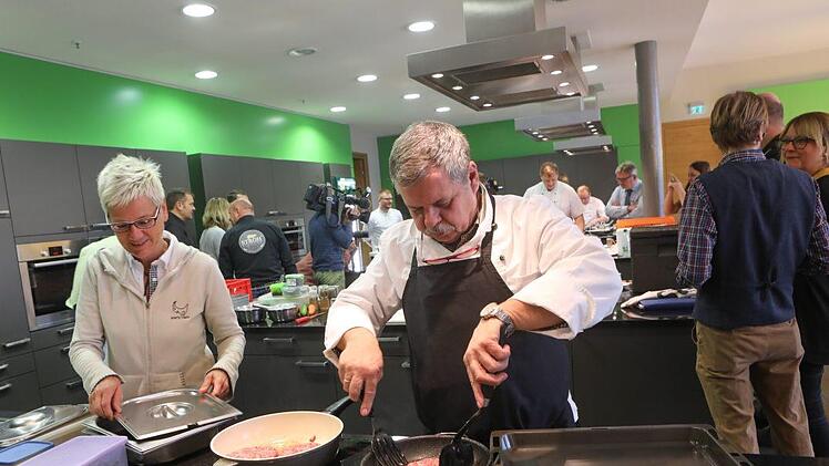 Impressionen vom Oberfranken-Burger-Wettbewerb im Kulmbacher Mupäz Foto: Barbara Herbst