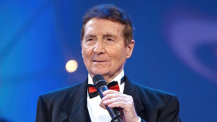Freddy Quinn - hier bei einem TV-Auftritt 2005 - feiert am 27. September seinen 95. Geburtstag.