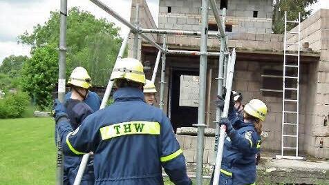 Bei der Ausbildung - hier wird ein Gerüst aufgebaut Foto: Karoline Kötter