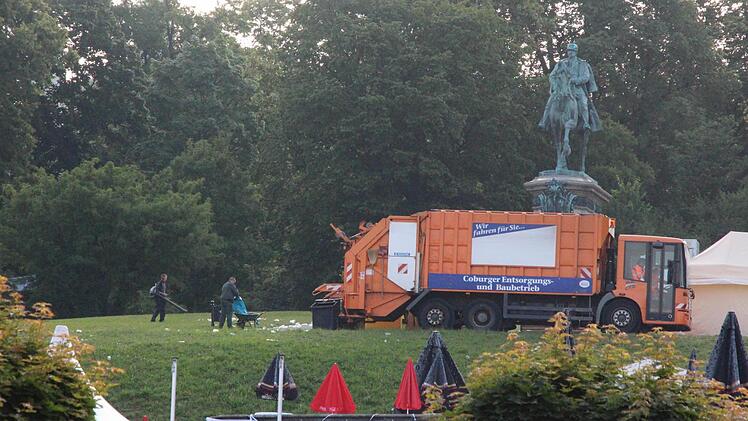 Um 5 vor 7 kommt die Müllabfuhr. Foto: Simone Bastian