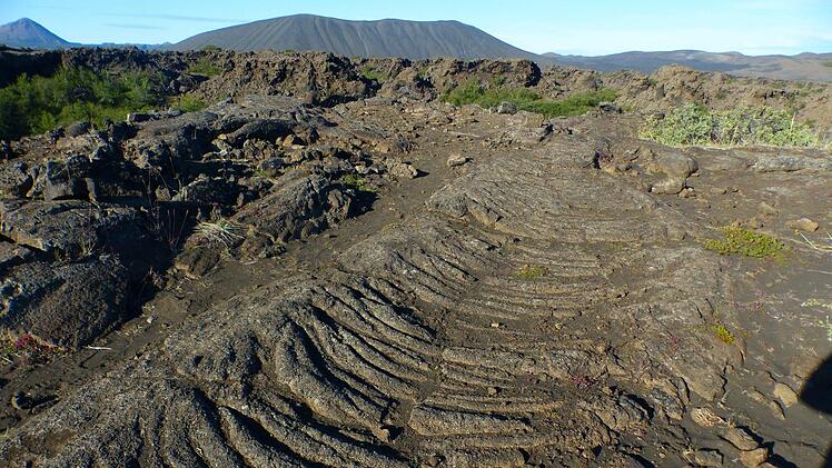 Allerorten sieht man die Spuren unz&auml;hliger Vulkanausbr&uuml;che. Foto: privat