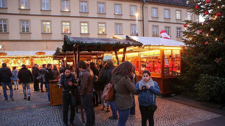 Der Bamberger Weihnachtsmarkt wurde am Donnerstagabend offiziell eröffnet. Foto: Harald Rieger
