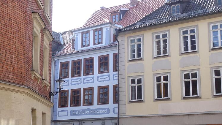 Wird gerade renoviert: das historische Haus am Kirchhof, in dem sich einst die Fleischerei Emil Müller befand.