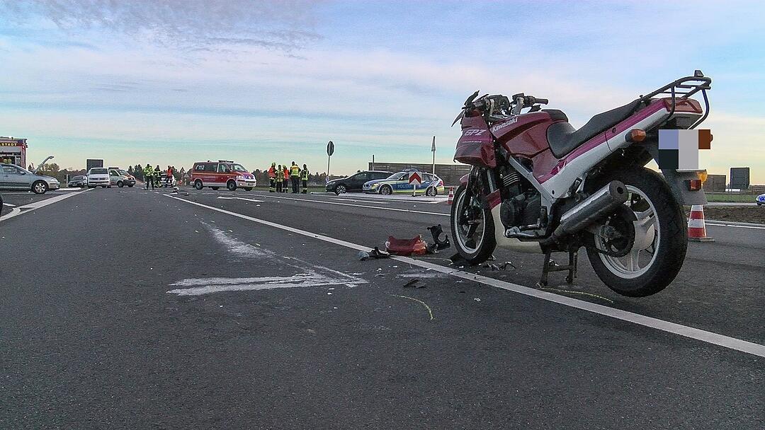 Verkehrsunfall auf der B19 in Unterfranken - 18-jähriger Motorradfahrer schwer verletzt