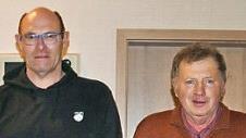 Für 40 Jahre Mitgliedschaft bei der Blasmusik Kraisdorf sind Thomas Schaad (links) und Werner Müller geehrt worden.  Foto: alc