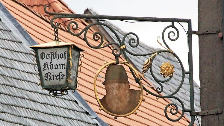 Für das seit einiger Zeit leerstehende Traditionsgasthaus "Adam Riese" am Marktplatz konnte ein Sanierungskonzept erarbeitet werden.