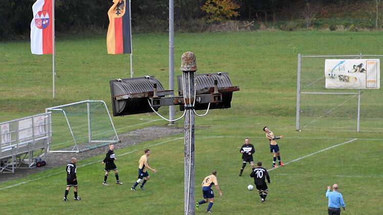 Flutlichtperspektive in Oberbach. Foto: Hopf