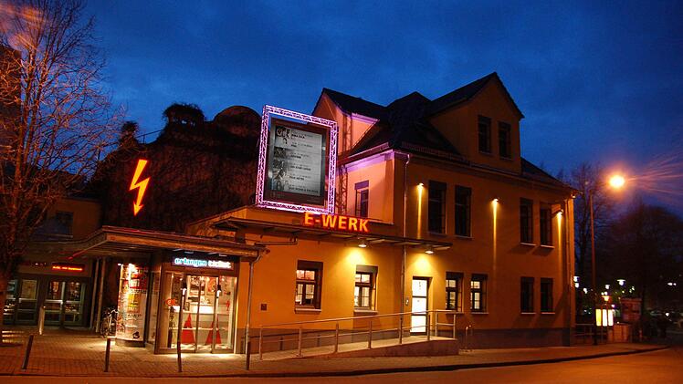 Die Angestellten des Kulturzentrums E-Werk in Erlangen gehen auf die Barrikaden. Sie fordern vom Rathaus mehr Fördergeld, damit die Löhne erhöht werden können.  Foto: E-Werk/Markus Gräßel