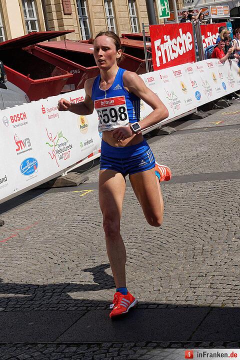 Weltkulturerbelauf 2017 in Bamberg: Der Zieleinlauf am Maxplatz