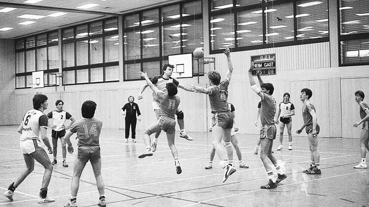 Guter Handball-Sport wurde geboten bei den Jubiläums-Turnieren des TV/DJK Hammelburg.