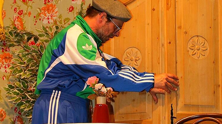 Kalle (Jan Haffner)  geht in  sein "Zimmer". Foto: Gerd Klemenz