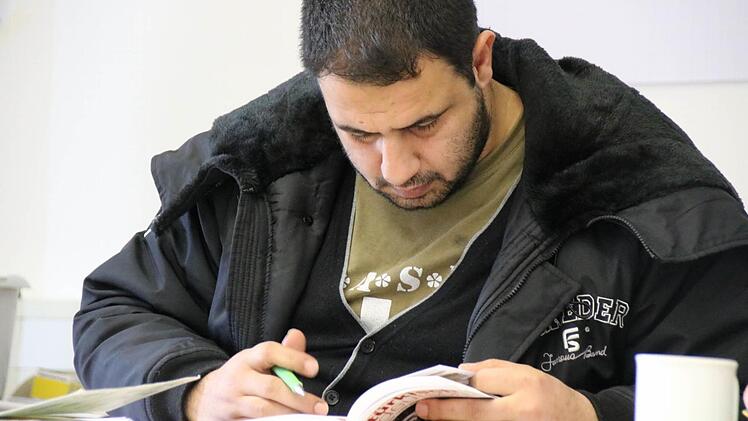 Rizkar Ali gefällt der Integrationskurs. Der syrische Asylbewerber möchte in Deutschland bleiben und arbeiten.