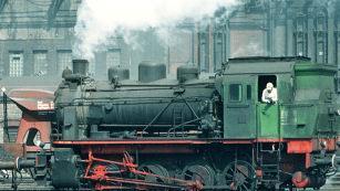 Die  Dampflok ELNA 6, als sie 1983 noch im Bergwerkseinsatz unterwegs war. Jetzt befindet sie sich in Ebermannstadt.