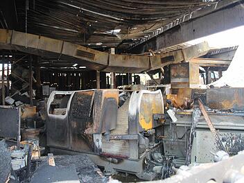 Nur noch ein Haufen Metallschrott blieb von den hochwertigen Maschinen übrig.  Fotos: Friedwald Schedel