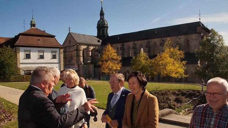 Ebrachs Bürgermeister Max-Dieter Schneider im Gespräch mit GästenJoseph Beck