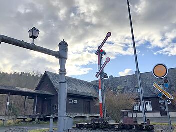 Der neue Rhönexpress Bahnradweg wird gut angenommen. Noch nicht abgeschlossen ist die Neugestaltung entlang der ehemaligen Bahntrasse. Foto: Sebastian Schmitt