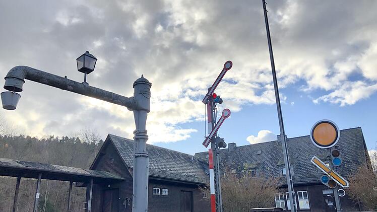 Der neue Rhönexpress Bahnradweg wird gut angenommen. Noch nicht abgeschlossen ist die Neugestaltung entlang der ehemaligen Bahntrasse. Foto: Sebastian Schmitt