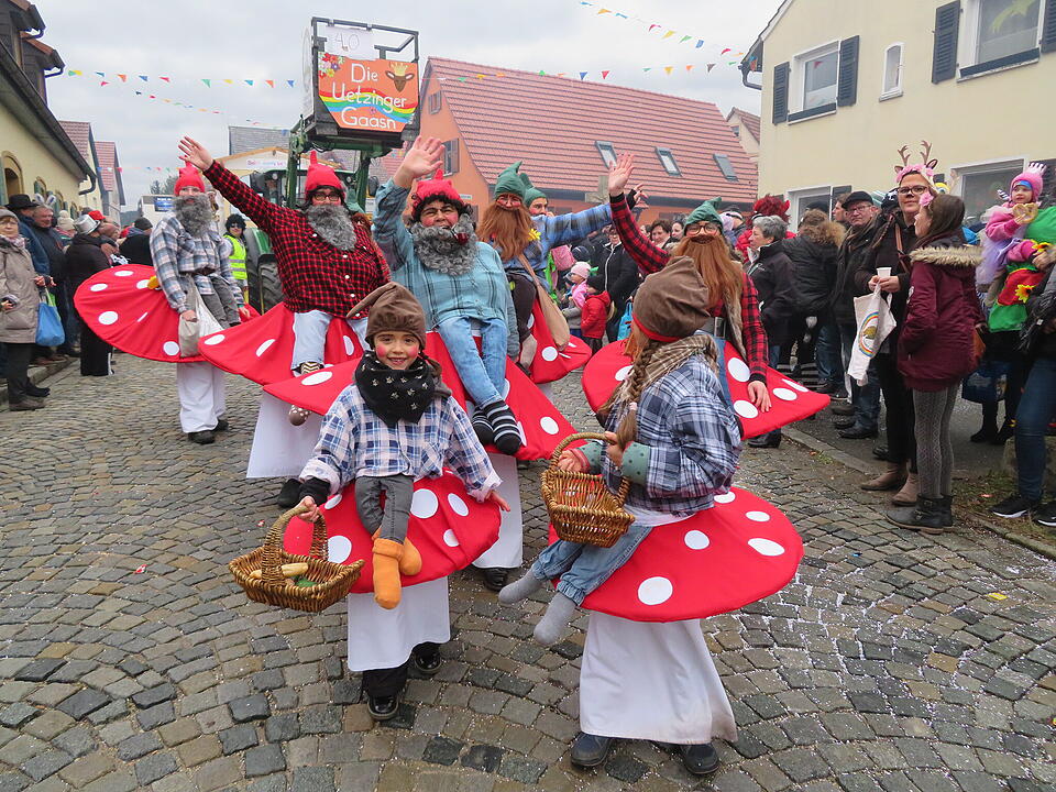 43 Gruppen beteiligten sich am Kleukheimer Faschingszug.