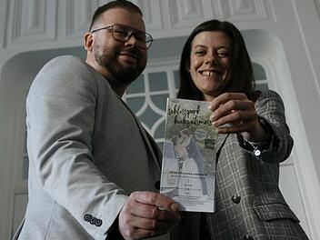Hochzeitsplanerin Marie Samer und Dorint-Verkaufsleiter Matthias Grief freuen sich auf die Hochzeitsmesse am 16. Oktober. Foto: Steffen Standke