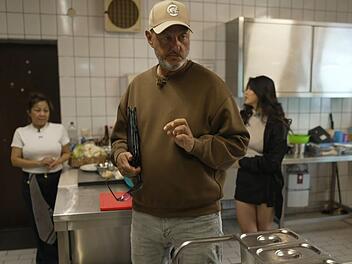 Bei der Besichtigung der K&uuml;che war Frank Rosin klar: Hier kann und darf aktuell nicht gekocht werden.