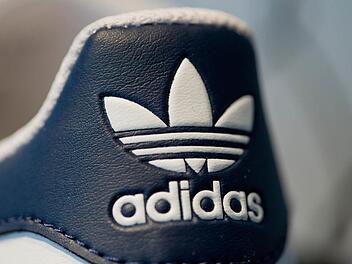 Adidas landete bei der Untersuchung von Greenpeace nur im Mittelfeld. Das Unternehmen setze noch zu viele Giftstoffe in der Produktion ein. Foto: dpa