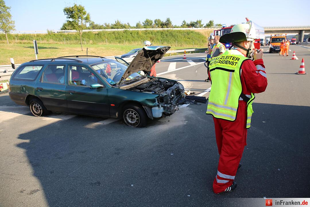 Drei Verletzte nach Unfall auf der A9 bei Leupoldsgruen