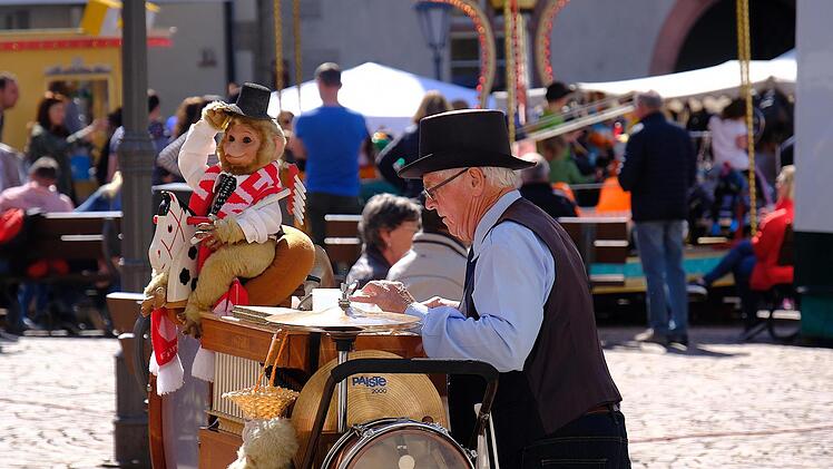Die Drehorgel lebte beim Frühjahrsmarkt auf. Foto: Gerd Schaar
