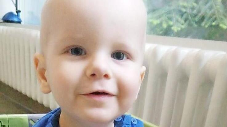 Der kleine Philipp hofft eine passende Stammzellspende. Foto: p