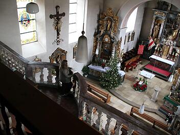 Eine von vielen Sanierungsmaßnahmen in der Oberschwappacher Kirche ist der Rückbau der Empore. Diesen Ausblick von der oberen Empore wird es dann nicht mehr geben.