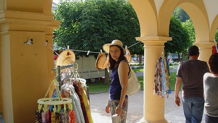 Sonnenschutz für den Kopf im Angebot - passt. Foto: Brigitta Kempe-Wolf