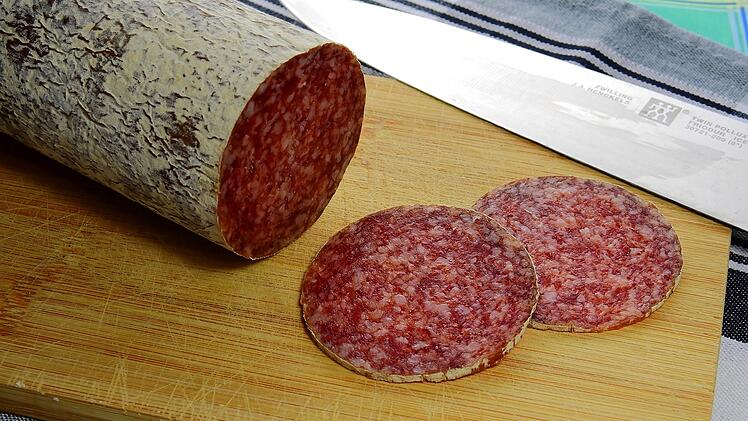 Deutschlandweiter Rückruf von Salami wegen E.coli Bakterien - "keinesfalls verzehren"