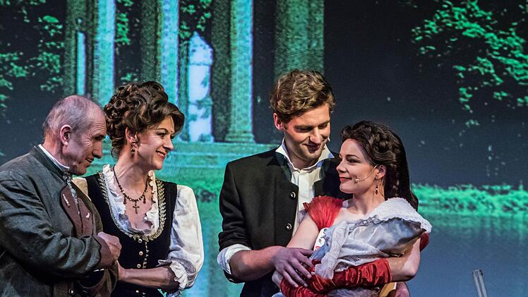 Die Aufführung des Musicals "Sissi" im Kongresshaus Rosengarten beschert dem Coburger Publikum ein Wiedersehen mit Claus J. Frankl als Darsteller und Regisseur.