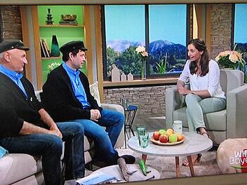 Im Münchner Fernsehstudio des Bayerischen Rundfunks standen die beiden Wallenfelser Flößer Andi und Andreas Buckreus über die touristische Flößerei Rede und Antwort. Mit im Bild Moderatorin Andrea LauterbachGerd Fleischmann