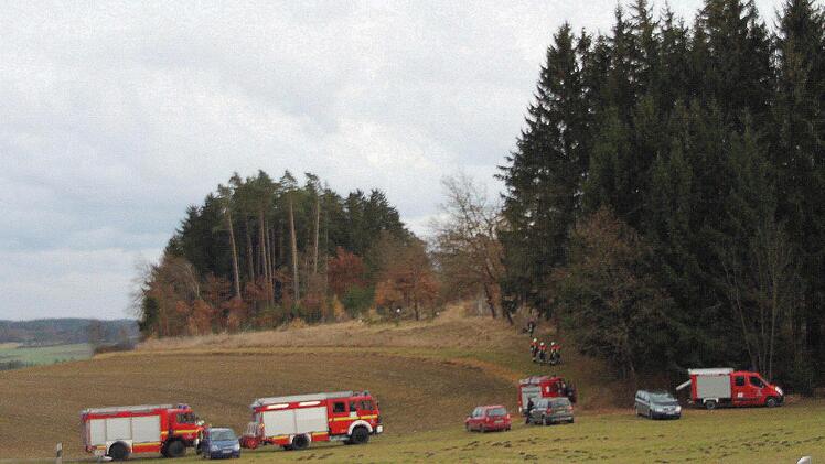Am Hang zwischen Lösau und Kirchleus war am Nachmittag ein Feuer ausgebrochen. Foto: Katrin Geyer