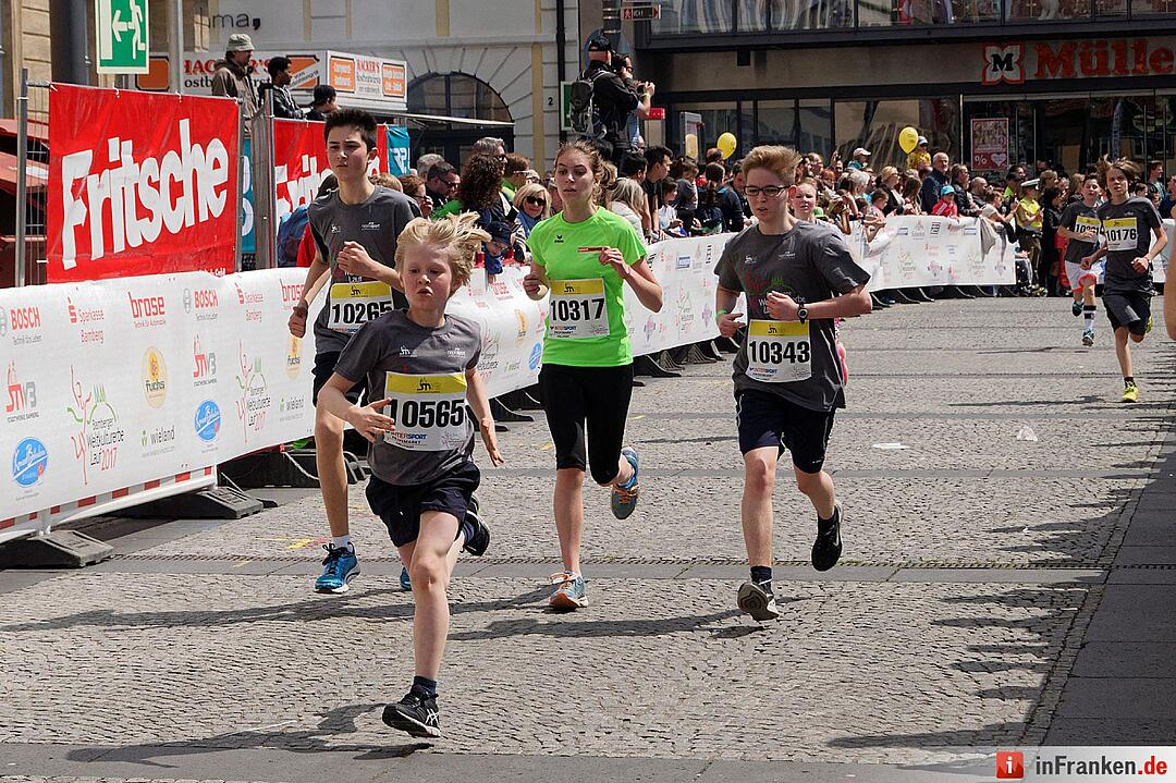 Weltkulturerbelauf 2017 in Bamberg: Der Zieleinlauf am Maxplatz