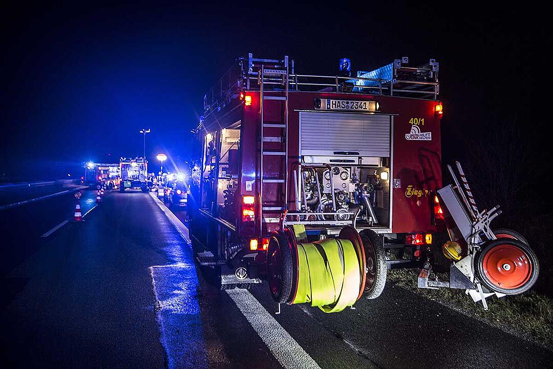 Haßfurt: Fahrer nach Unfall auf der A70 stundenlang eingeklemmt