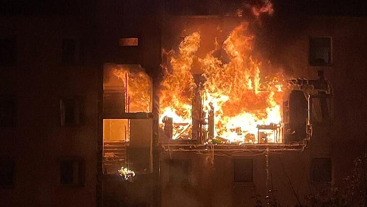 Feuer nach Explosion in Regensburg