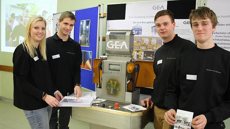 Diese vier werben für GEA als Ausbildungsbetrieb.